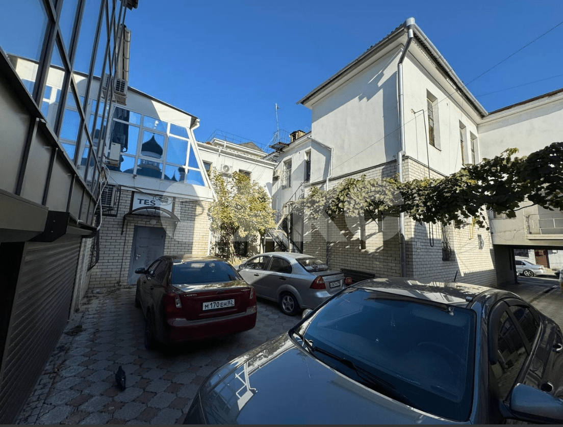 Фото №2: Коммерция 490 м² - Симферополь, Центральный, мкр. 842-й квартал, ул. Героев Аджимушкая, 5