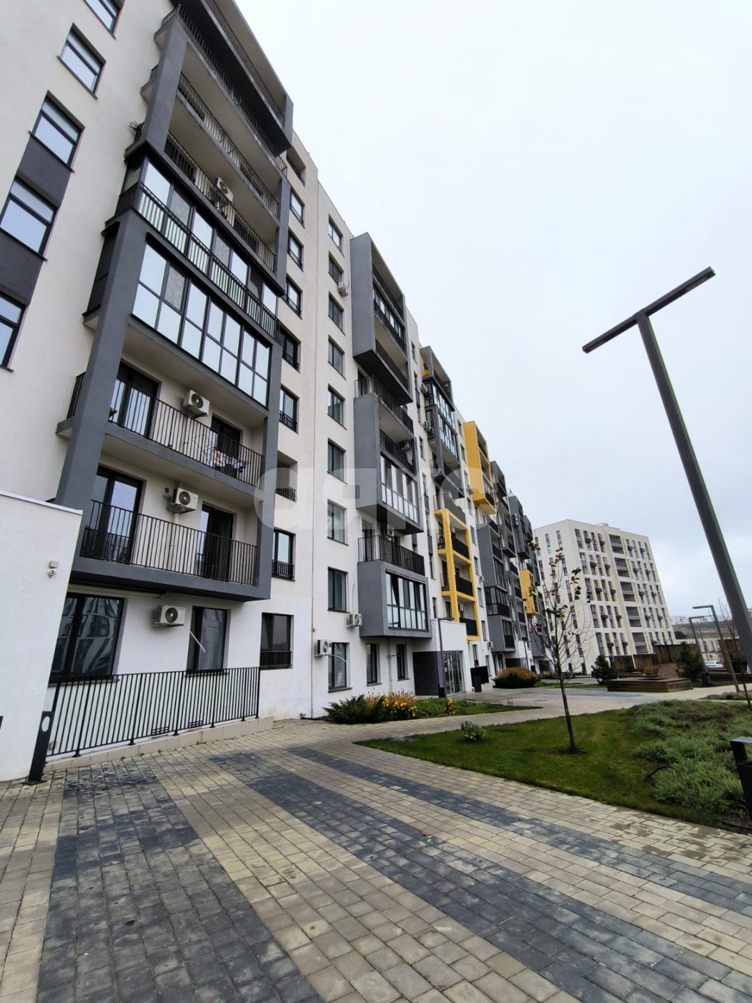 Фото №1: 2-комнатная квартира 49 м² - Симферополь, Киевский, мкр. жилой комплекс Ваниль, пр-кт Александра Суворова, 103