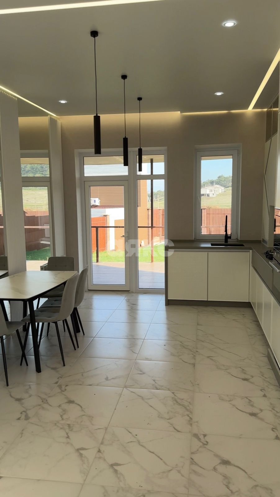 Фото №2: Коттедж 140 м² + 6 сот. - Белоглинка, пер. Урожайный