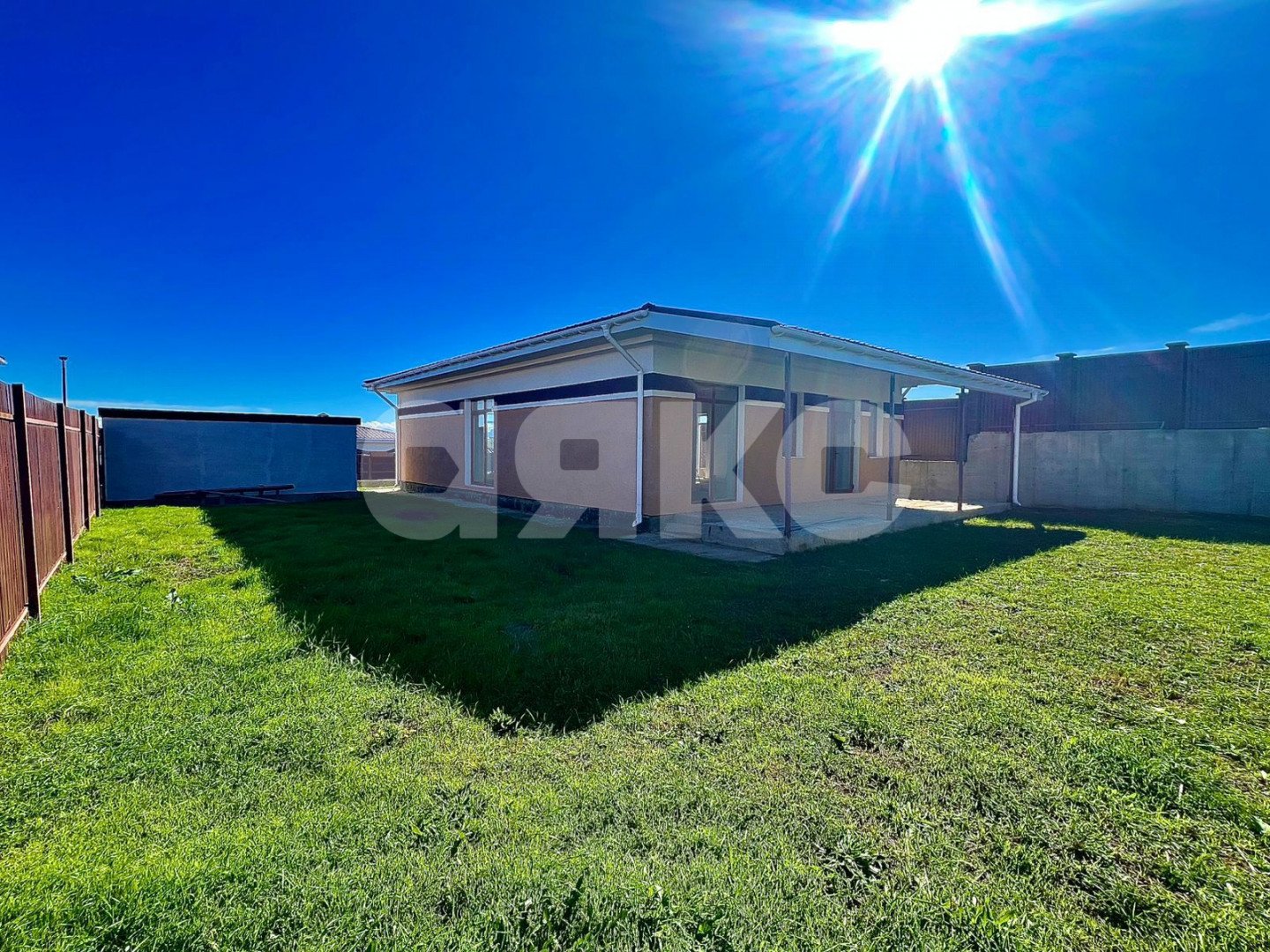 Фото №3: Коттедж 140 м² + 6 сот. - Белоглинка, пер. Урожайный