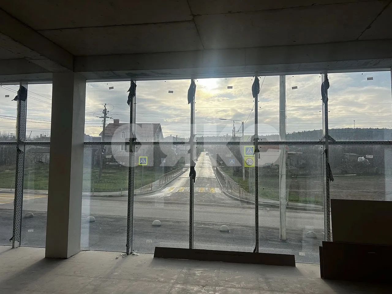 Фото №3: Коммерция 400 м² - Симферополь, Киевский, мкр. Луговое, ул. Мамак, 32