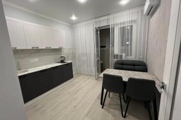 Фото №1: 1-комнатная квартира 38 м² - Краснодар, мкр. жилой комплекс Нeo-квартал Красная Площадь, ул. им. Мурата Ахеджака, 12