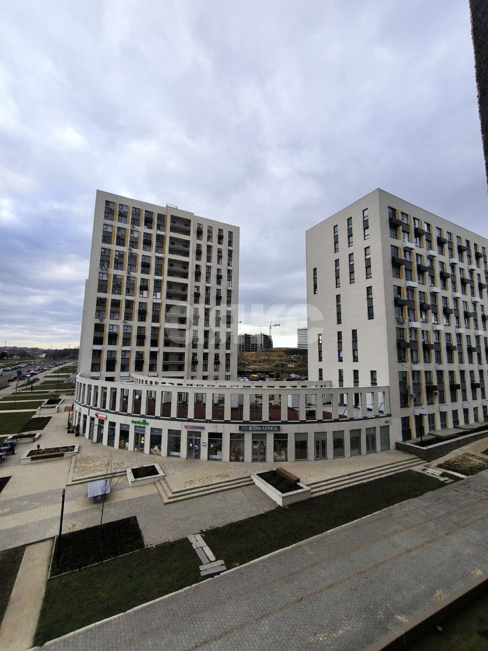 Фото №1: 2-комнатная квартира 54 м² - Симферополь, Киевский, Крымская Роза, мкр. жилой комплекс Ирис, пр-кт Александра Суворова, 99