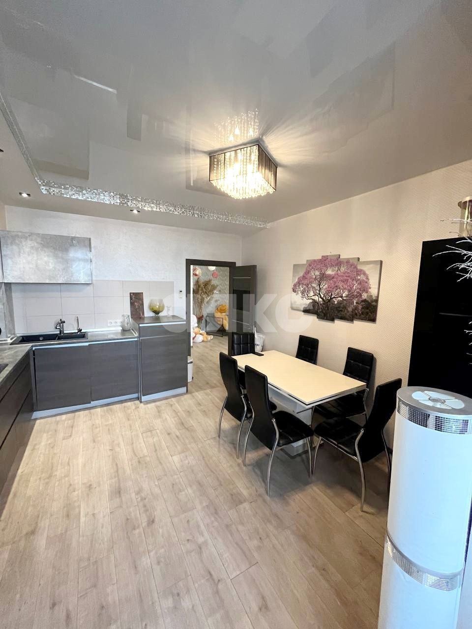 Фото №1: 3-комнатная квартира 90 м² - Симферополь, Киевский, мкр. квартал Свобода, пр-кт Победы, 211Е