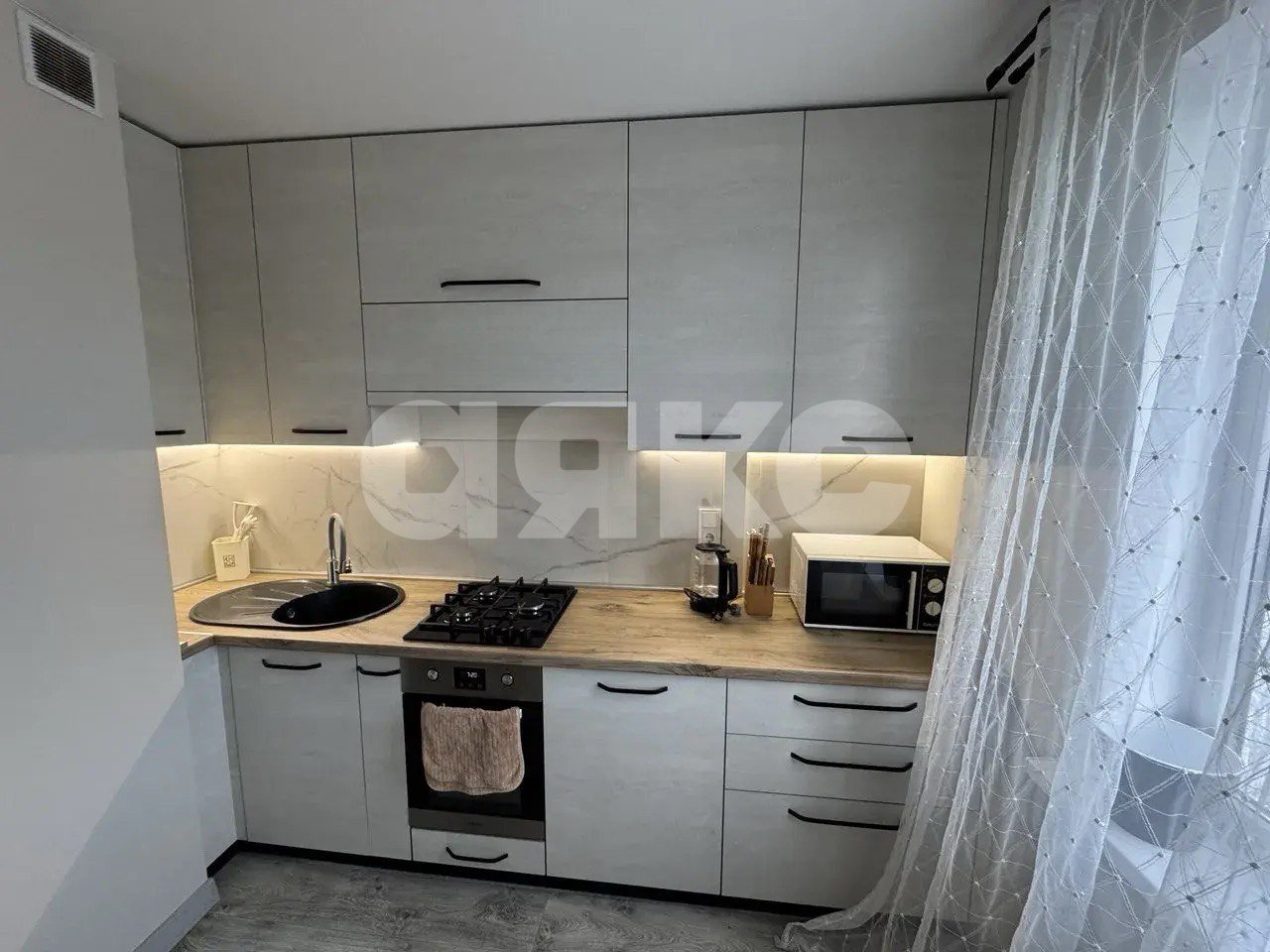 Фото №1: 1-комнатная квартира 36 м² - Симферополь, р. Центральный, ул. 1-й Конной Армии, 76